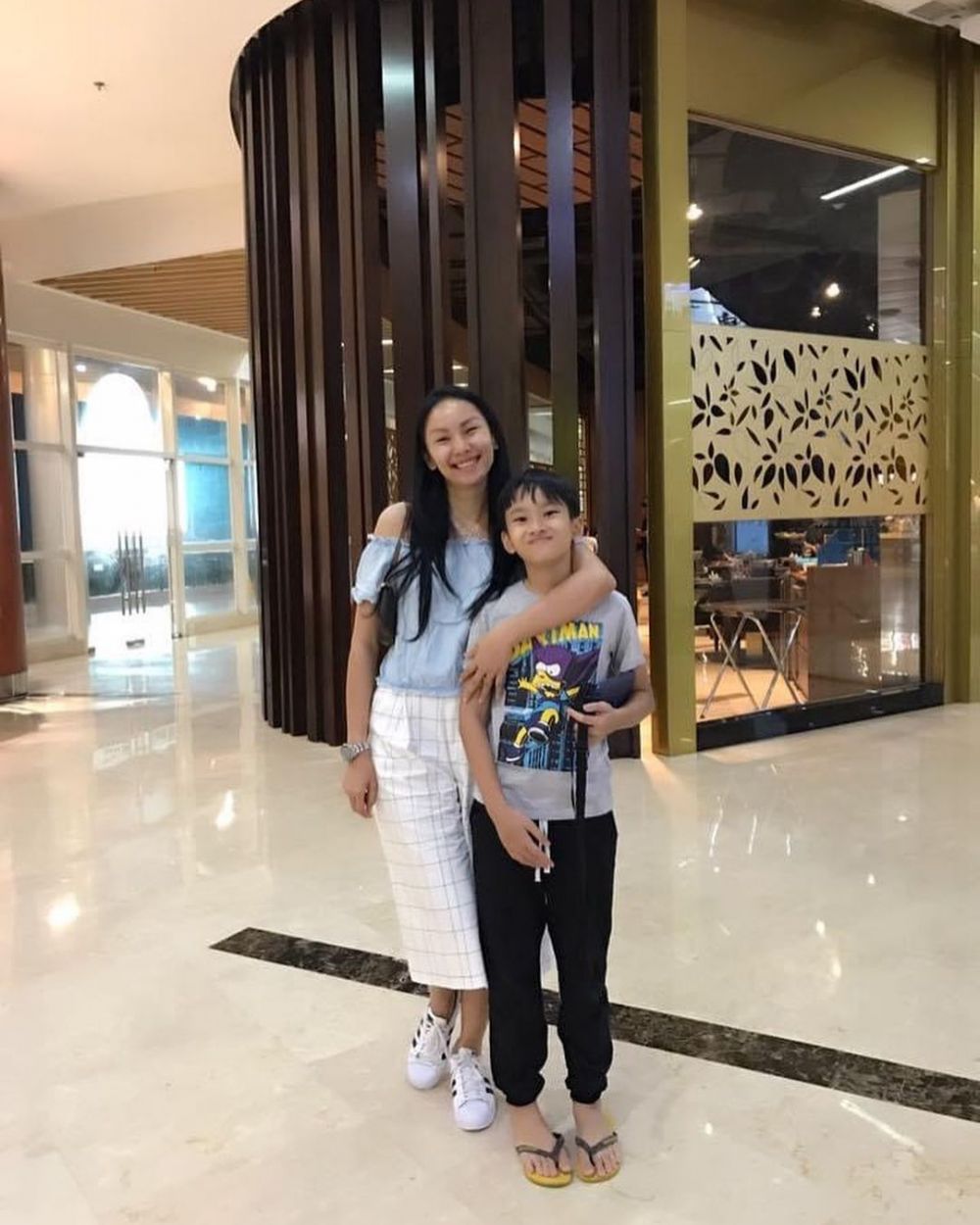 9 Transformasi Kalina Ocktaranny, awet muda di usia 40 tahun