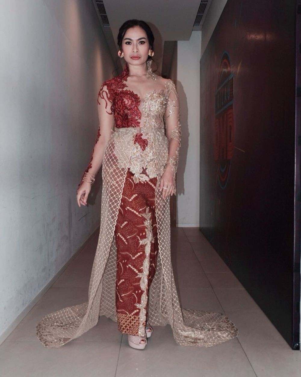Pesona 10 pedangdut dalam balutan kebaya, anggun banget