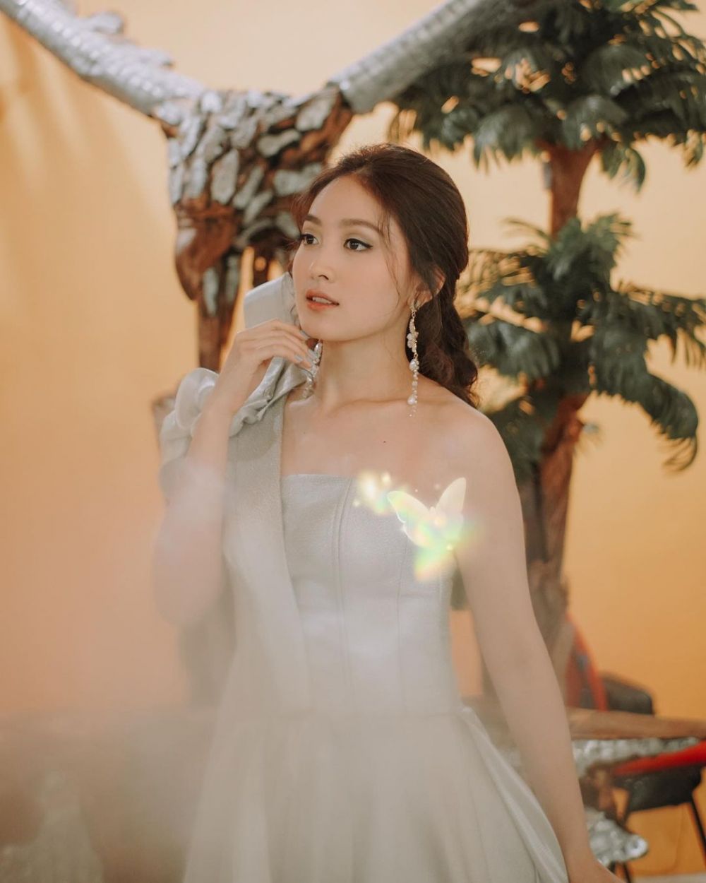 10 Gaya Pemotretan Natasha Wilona dengan berbagai tema, cantik menawan