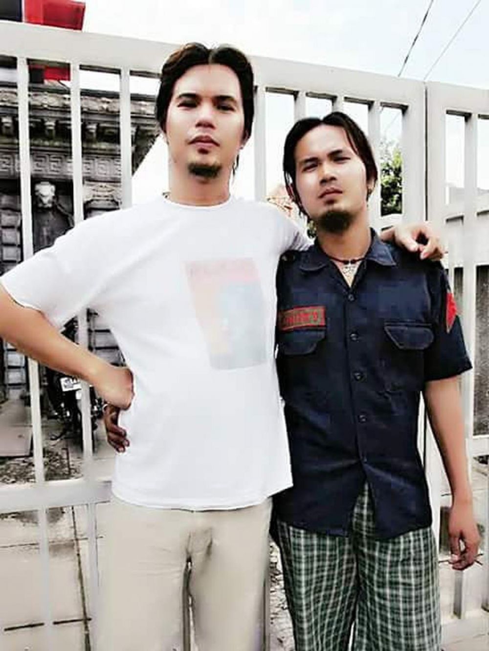 10 Potret driver ojek online mirip Ahmad Dhani, parasnya jadi sorotan