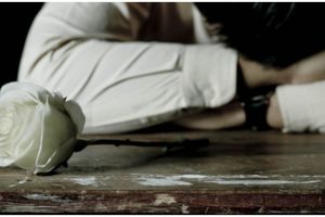 40 Kata-kata bijak introspeksi diri dalam hubungan, bikin hati peka