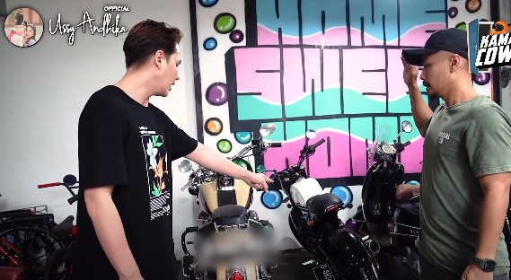 10 Potret garasi Wendy Cagur, penuh koleksi sepeda motor