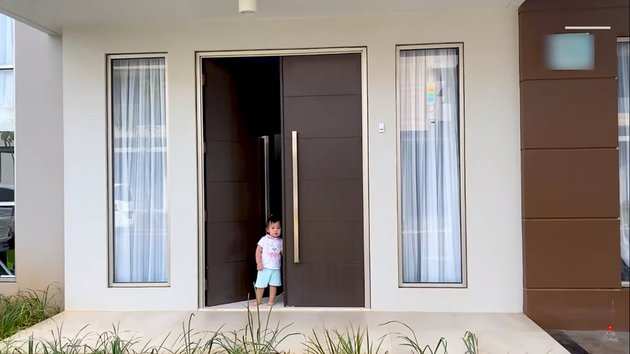 10 Penampakan kontrakan Katty Butterfly, tampak nyaman