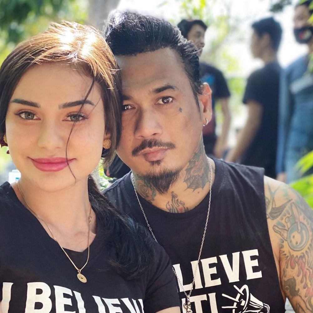 12 Pasangan seleb ini terpaut usia lebih dari 10 tahun, ada Aldi Taher