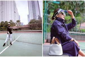 Gaya cetar Syahrini saat bermain tennis, harga leggingnya fantastis