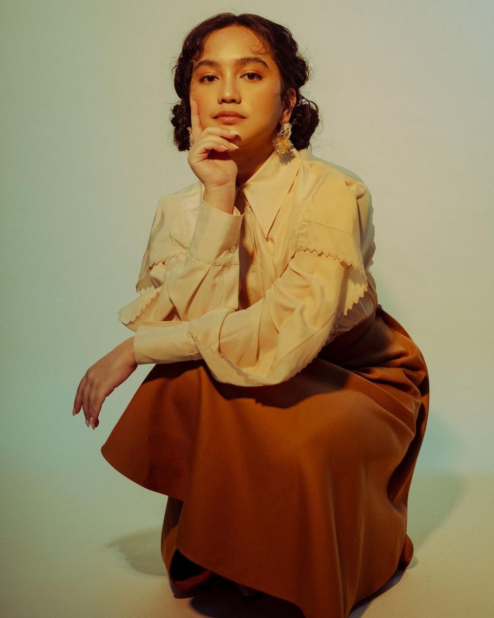 10 Gaya pemotretan Rachel Amanda & Sheila Dara bertema vintage, elegan