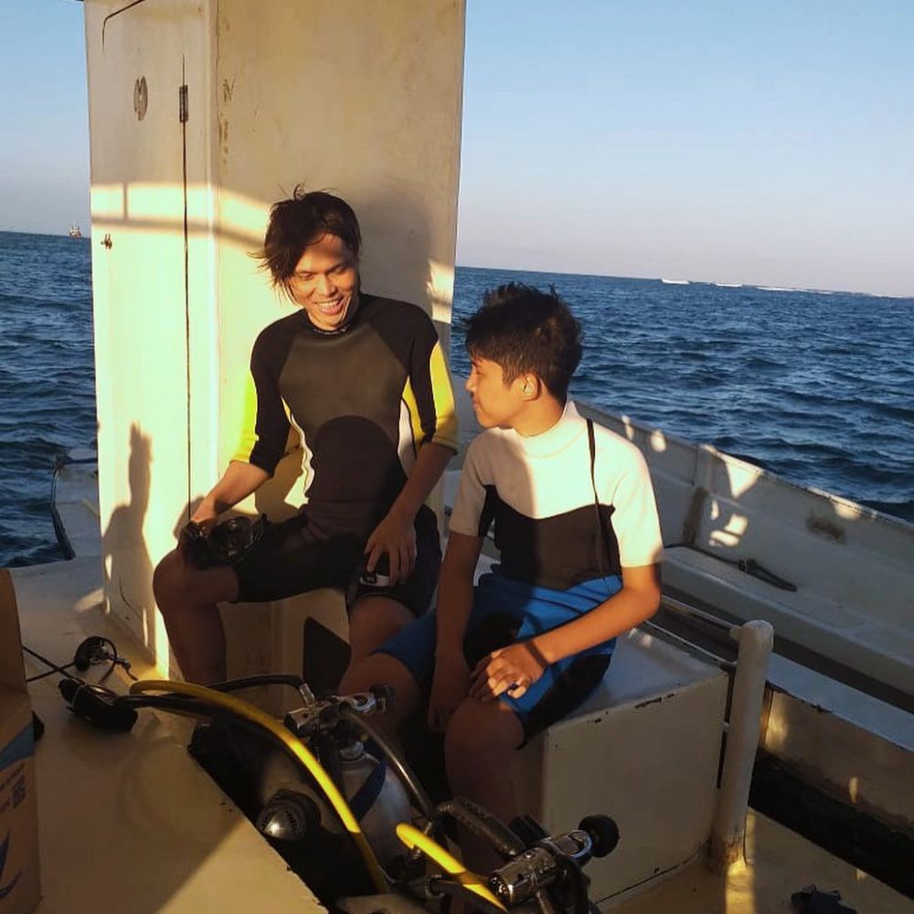 Momen 10 musisi Tanah Air liburan bareng keluarga, seru & hangat