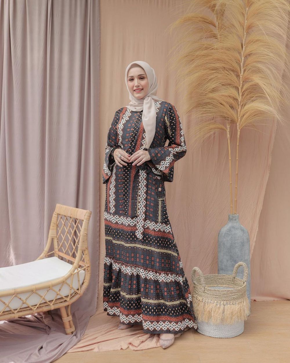 10 Pemotretan Adelia Pasha dalam berbagai tema, curi perhatian