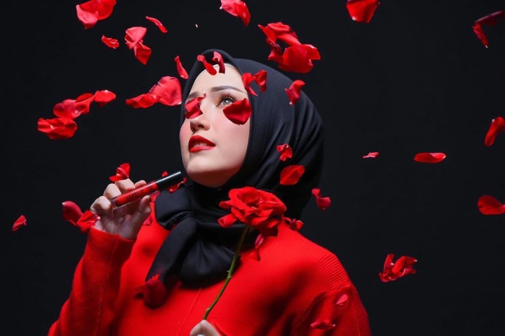 10 Pemotretan Adelia Pasha dalam berbagai tema, curi perhatian