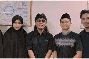 Momen DJ Katty Butterfly jadi mualaf, dituntun syahadat Gus Miftah