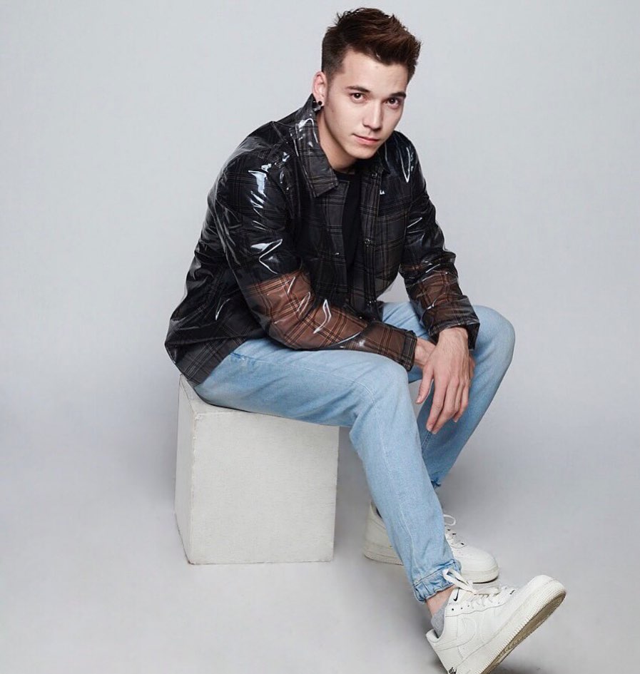 Sudah jadi ayah, 10 seleb ini langganan peran bujangan di sinetron