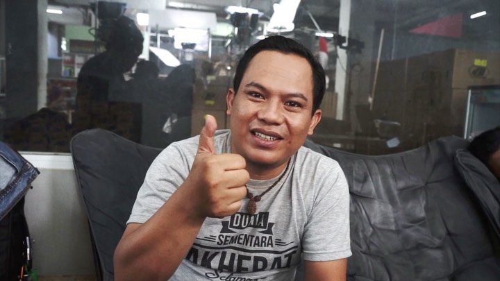 Selalu bikin penasaran, ini nama asli 10 vokalis band Tanah Air