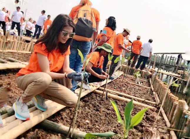 10 Pesona Dee Adnan, arsitek cantik kekasih Tyo Nugros