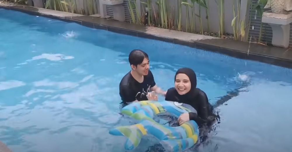 10 Momen Irwansyah ajak ngobrol baby Syahki di perut Zaskia Sungkar