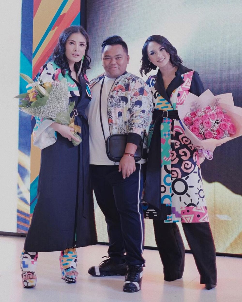 10 Potret persahabatan Ririn Ekawati dan Nindy Ayunda, gayanya kompak