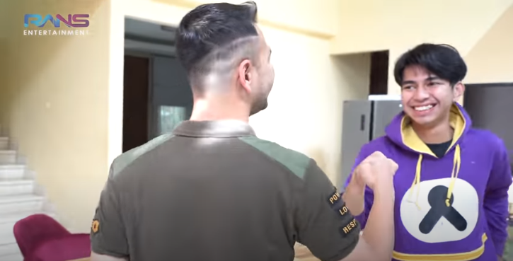 11 Momen pertemuan Raffi Ahmad dan kembarannya, tawari beasiswa kuliah