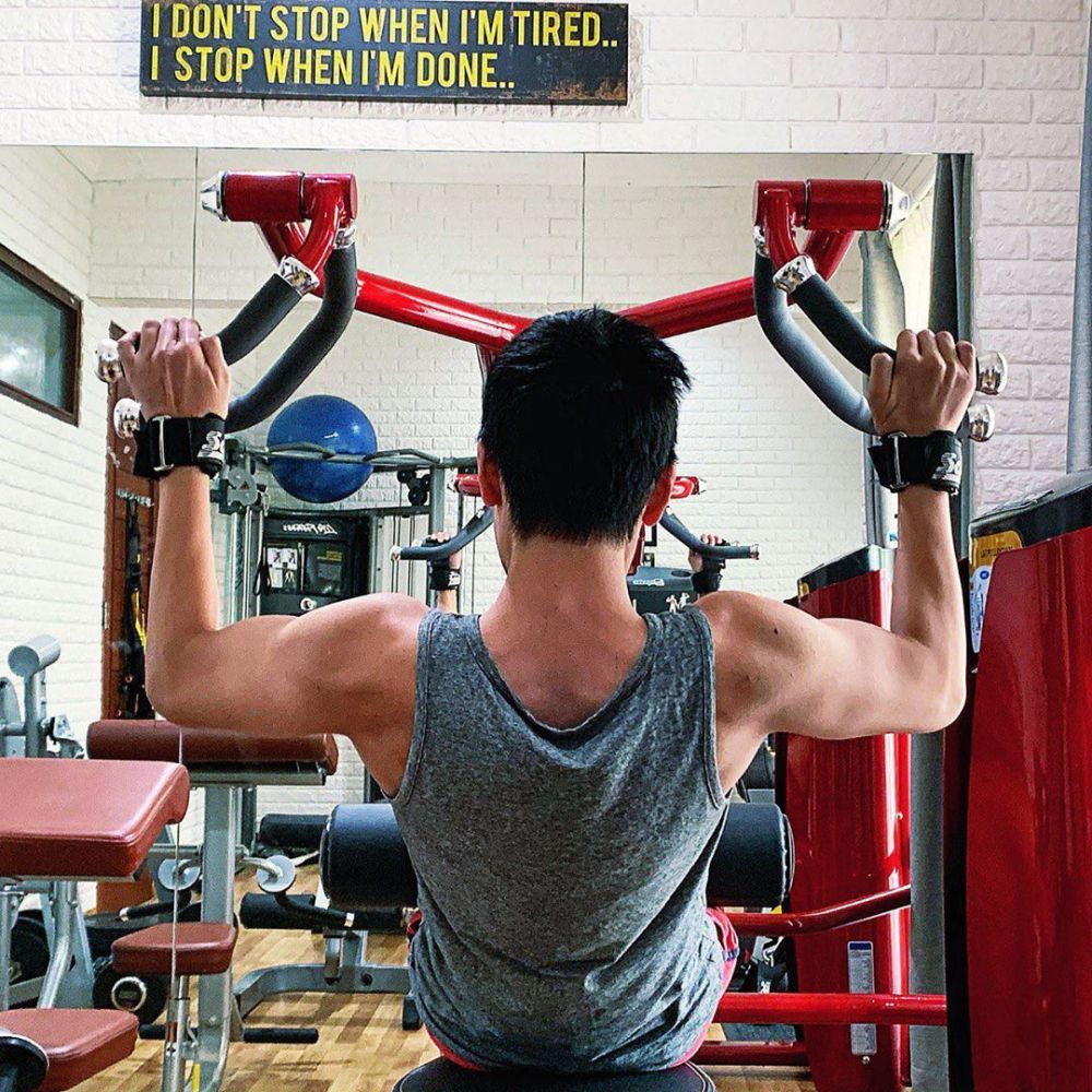 10 Potret terkini Azka Corbuzier, badan makin kekar