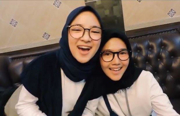 Momen 10 seleb bertemu 'kembaran' yang viral, reaksinya tuai pujian