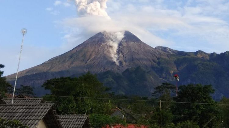 Status Gunung Merapi Siaga III