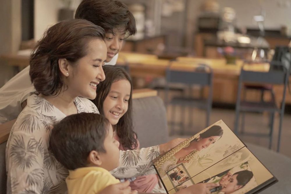 Momen haru Widi Mulia rayakan ulang tahun pernikahan tanpa suami