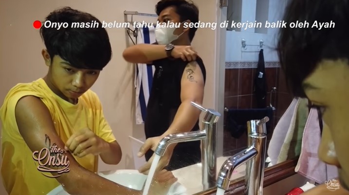 10 Momen Betrand Peto prank Ruben Onsu pakai tato, dikerjain balik