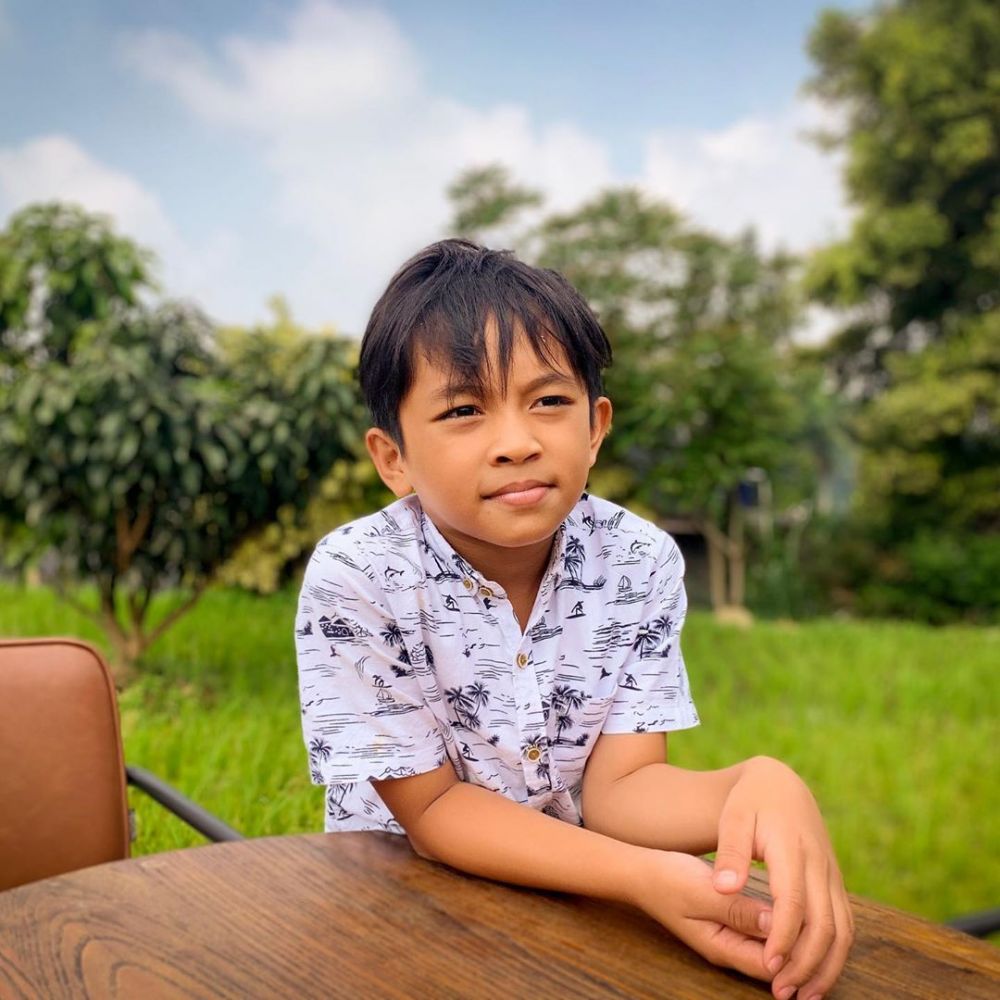 10 Potret terbaru Diwan, YouTuber cilik yang viral beli ikan cupang 