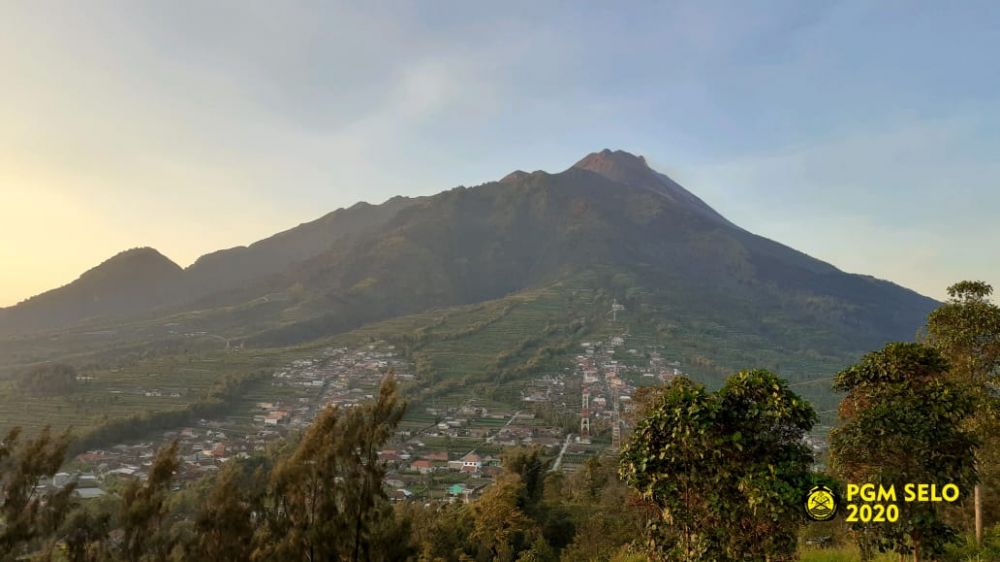 Berstatus Siaga, ini 4 potret terbaru Merapi pada 7 November 2020