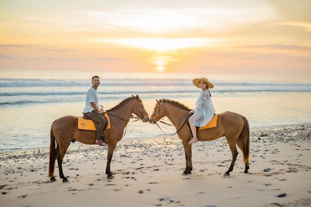 8 Momen seleb liburan di Nihi Sumba, ada yang melamar kekasihnya