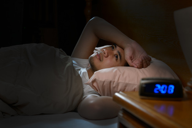 10 Manfaat tidur tanpa bantal untuk kesehatan, bisa cegah sakit kepala