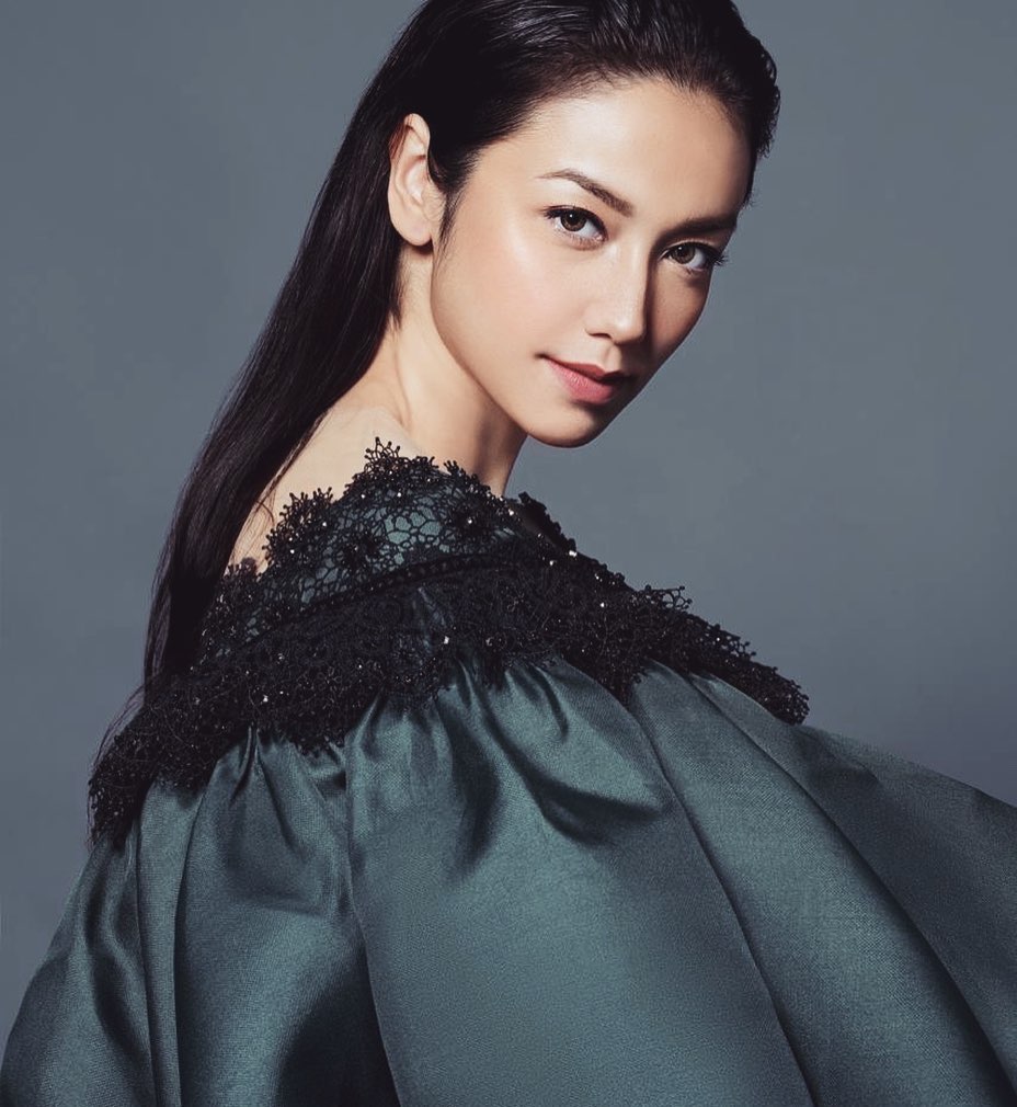 10 Gaya pemotretan Velove Vexia dalam berbagai tema, stunning abis