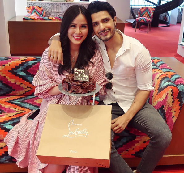 Momen kemesraan 7 pemain Mahabharata dan pasangan asli, bikin baper