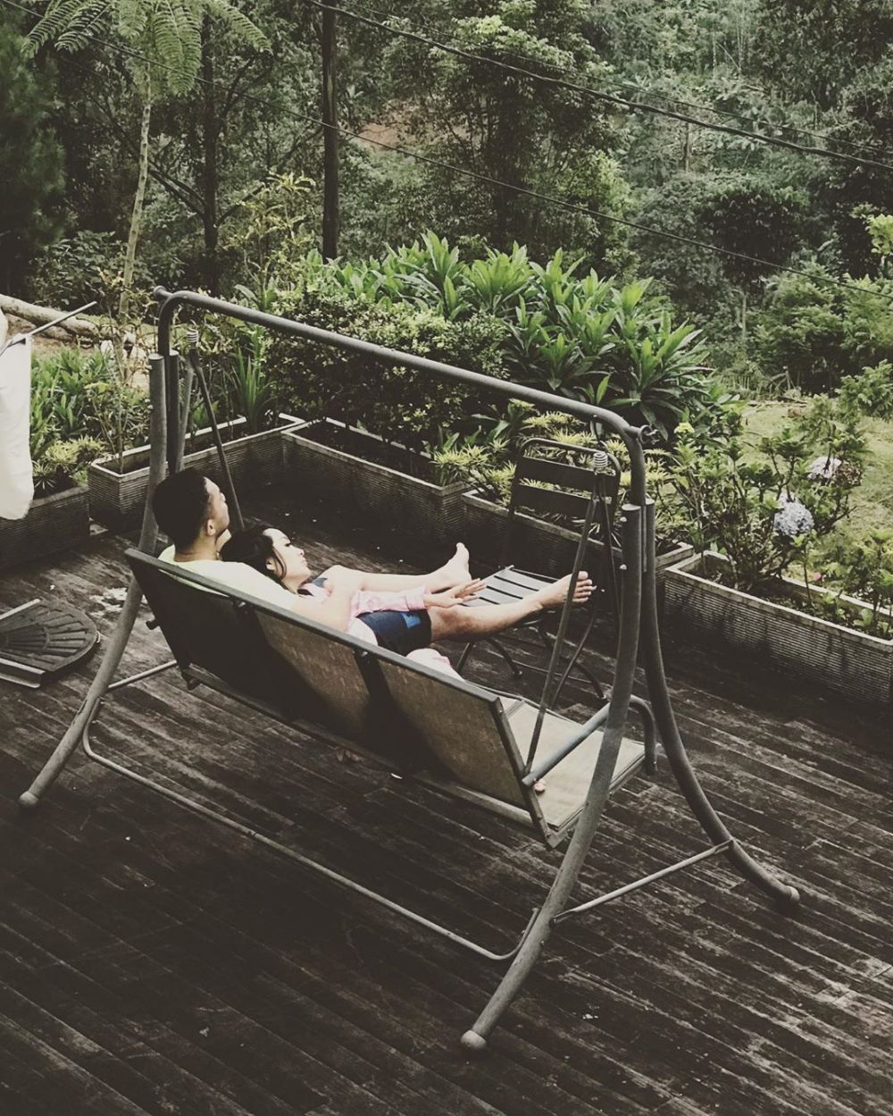 10 Momen Sirajuddin Mahmud jadi suami siaga ini curi perhatian