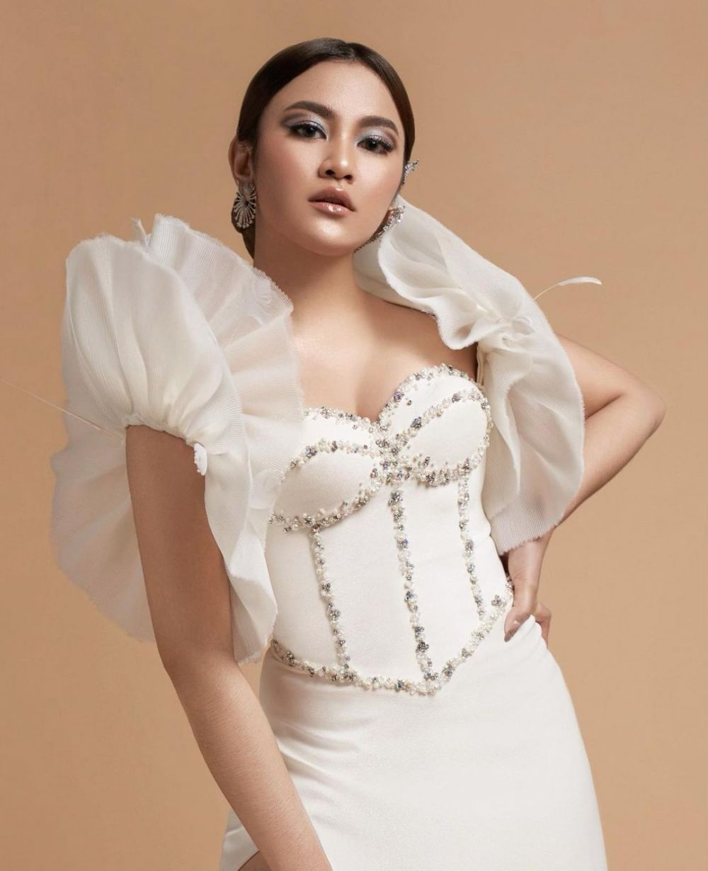 8 Gaya pemotretan Mahalini Raharja dengan berbagai tema, glamor abis