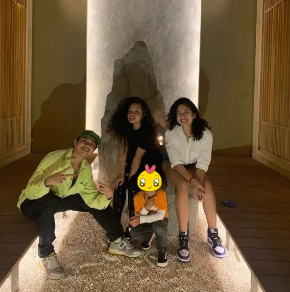 7 Potret kebersamaan Bastian Steel dan Sitha Marino, curi perhatian