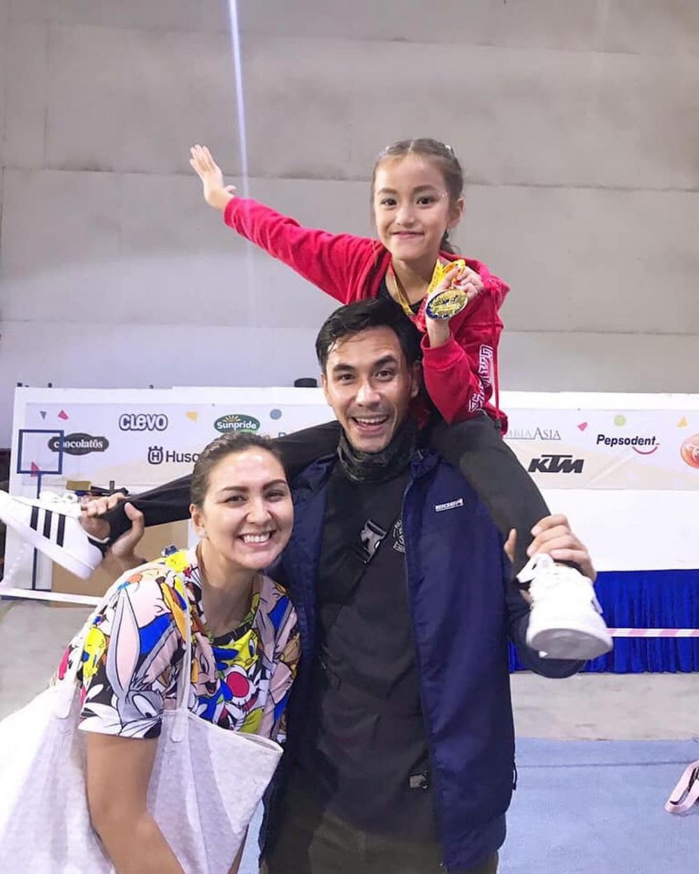 10 Potret Queenesia Sabrina, putri Darius Sinathrya jadi atlet senam