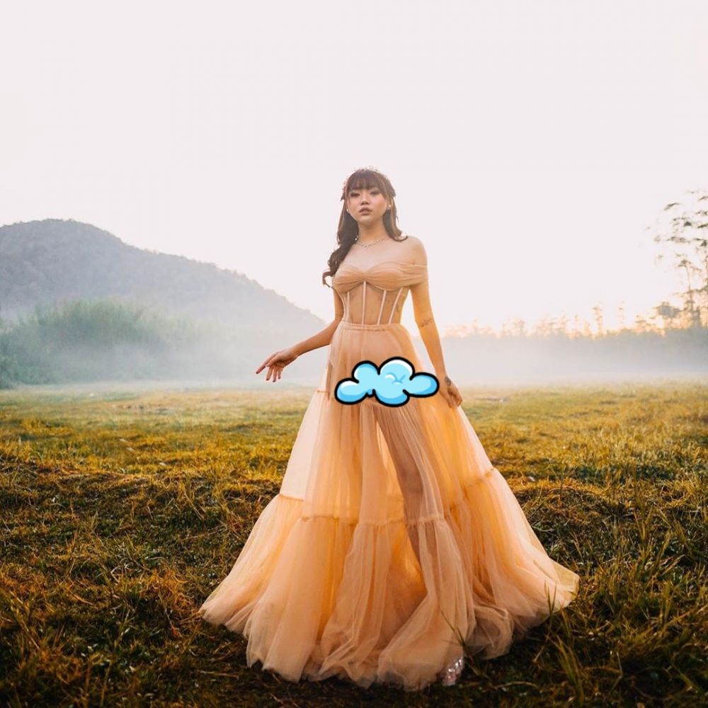 7 Potret prewedding Reza Arap dan Wendy Walters di alam terbuka