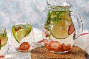 6 Manfaat infused water untuk kecantikan, jaga berat badan ideal