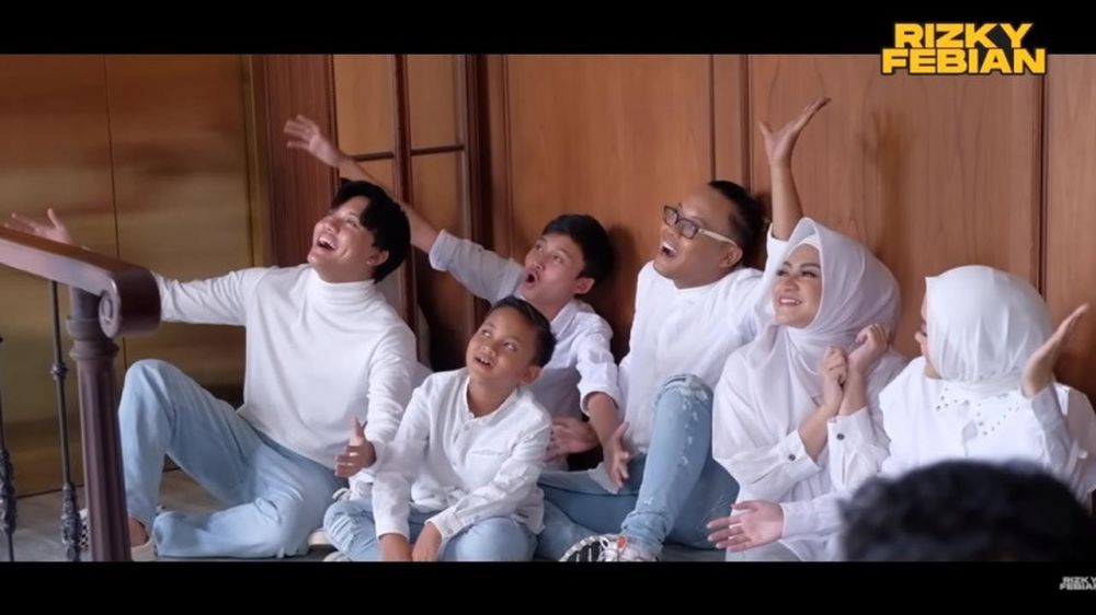 7 Momen pemotretan keluarga Sule dan Nathalie Holscher, gayanya kompak