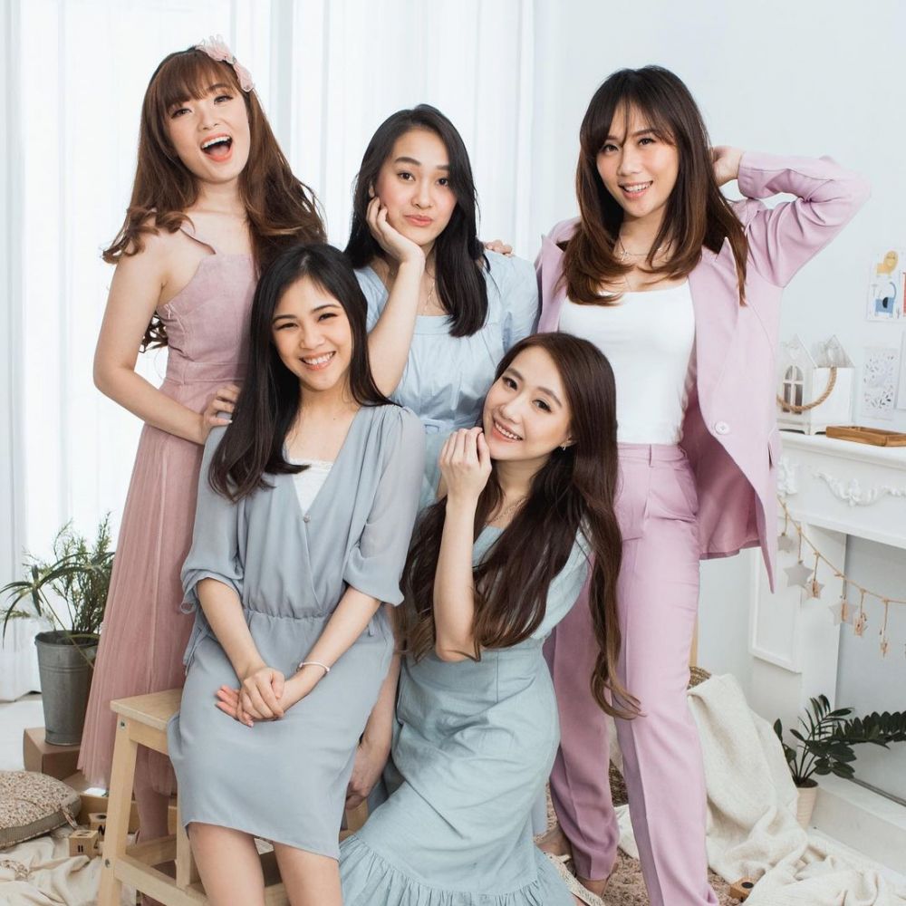 7 Potret 'reunian' 5 eks member Cherrybelle, diminta comeback