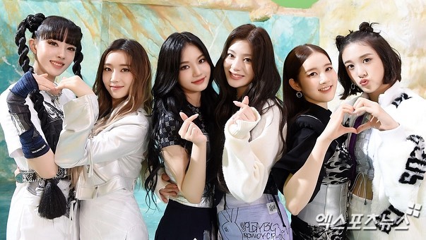 6 Fakta STAYC, girlband pendatang baru yang pecahkan rekor jual album