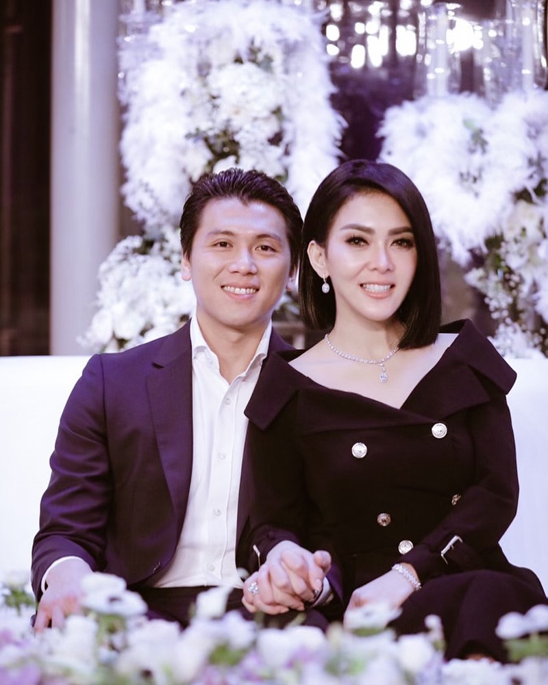 Sule dan 5 pasangan seleb ini rilis lagu di hari pernikahan