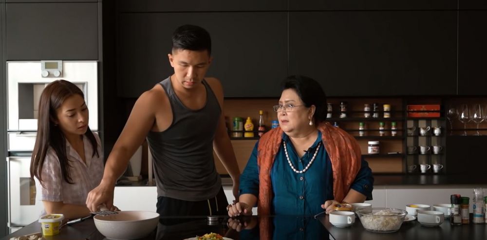 10 Momen Nikita Willy belajar masak bareng ibu mertua, tuai pujian