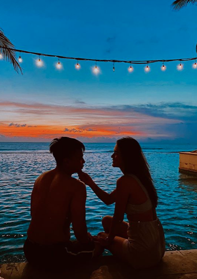 8 Momen liburan Atries Angel mantan Chef Juna dan suami di Bali