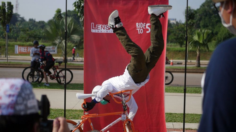 5 Fakta Lensa Community & The Cyclist Portrait pecahkan rekor MURI