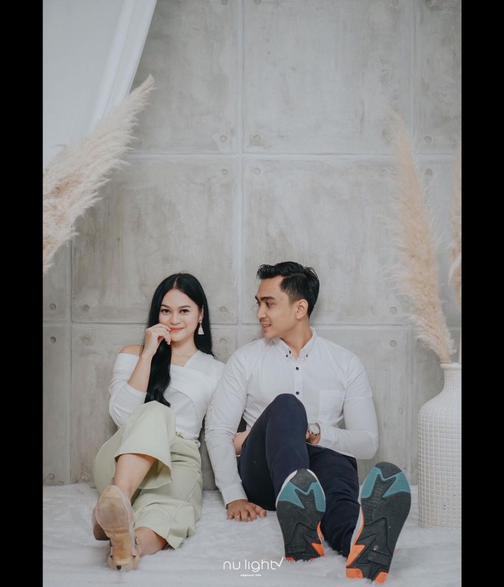 7 Pemotretan Lutfi Agizal dan Nadya Indry, usung konsep vintage