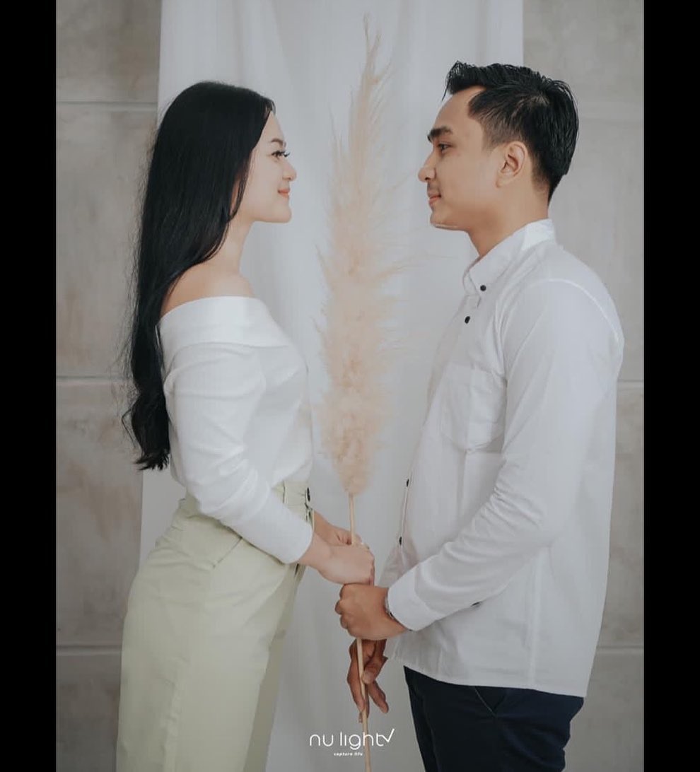 7 Pemotretan Lutfi Agizal dan Nadya Indry, usung konsep vintage