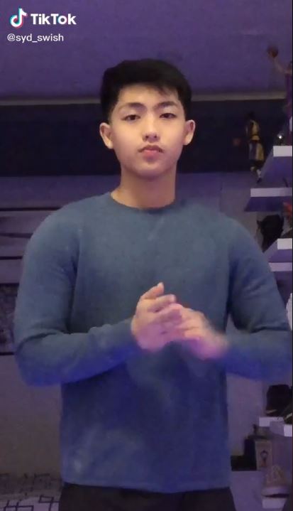 Viral pria mirip Song Joong-ki, ini 10 potretnya yang bikin meleleh