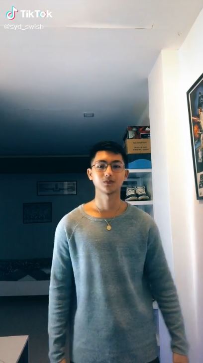 Viral pria mirip Song Joong-ki, ini 10 potretnya yang bikin meleleh