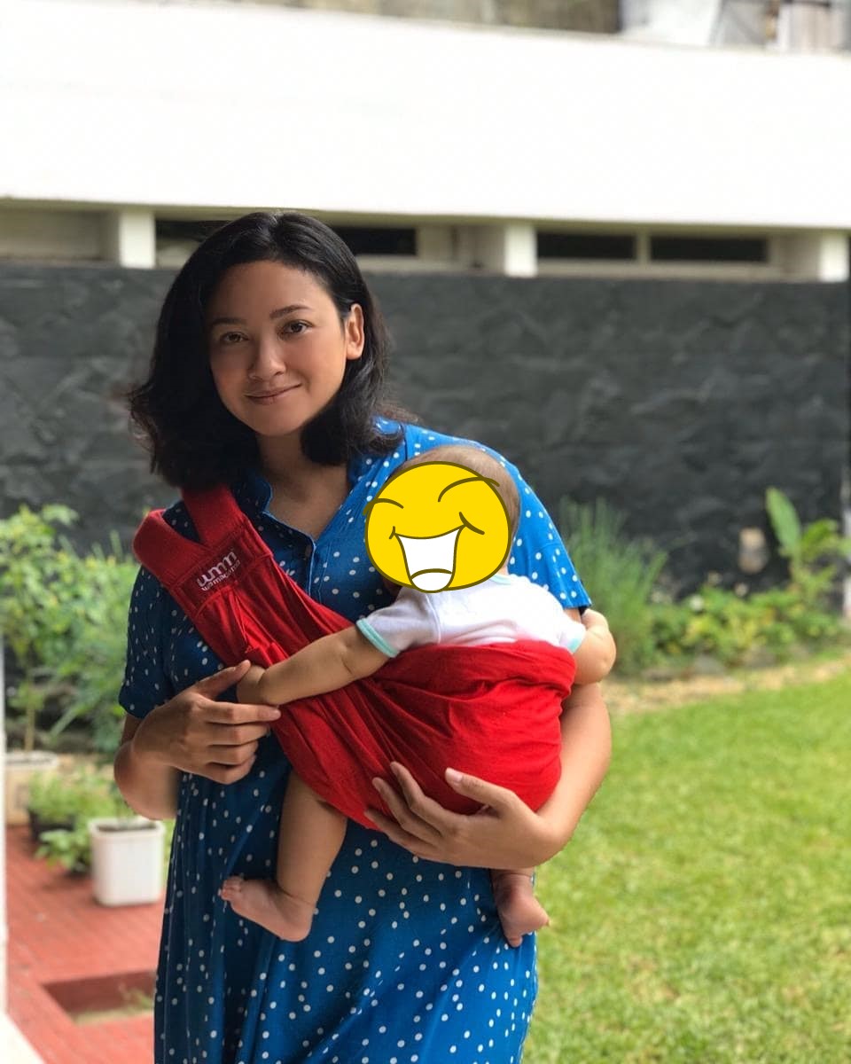 Momen 10 Puteri Indonesia momong anak, gayanya natural banget