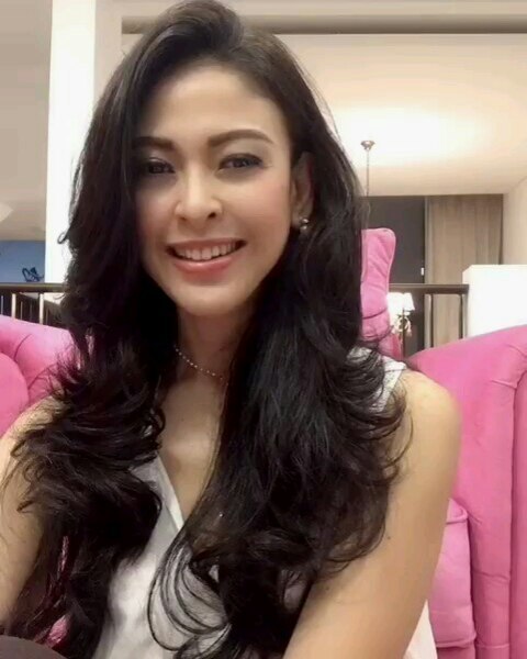 12 Potret terkini Indira Soediro, Puteri Indonesia pertama tahun 1992